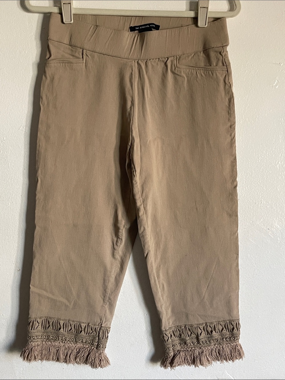 Zac & Rachel Petite Cropped Pants Size 8P Taupe Fringe Hem Pull-On Stretch Capri